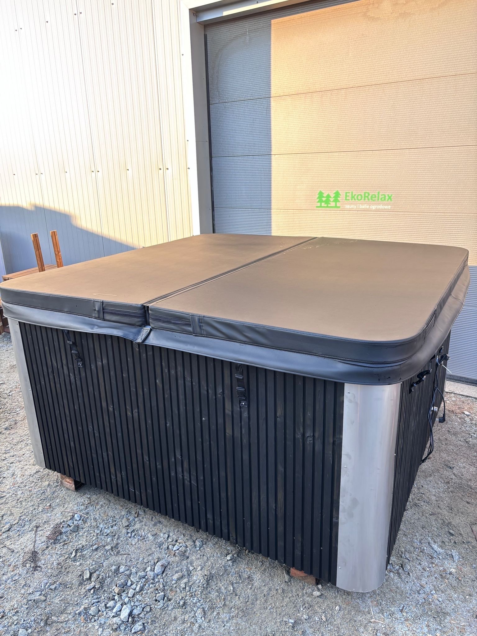 Bezpieczne schodki do bali ogrodowej