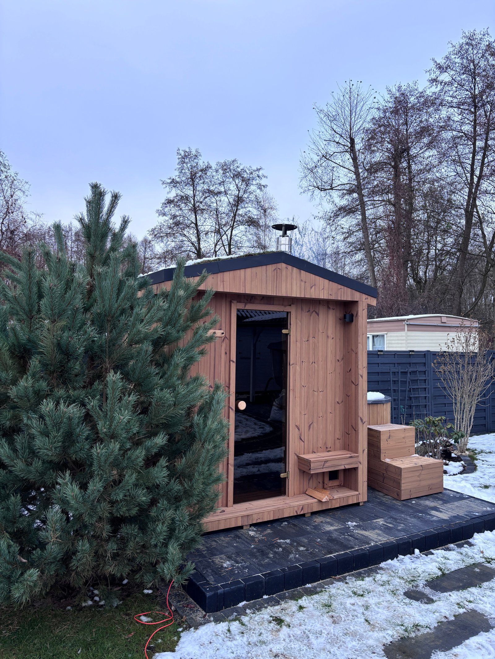 Sauna z zielonym dachem